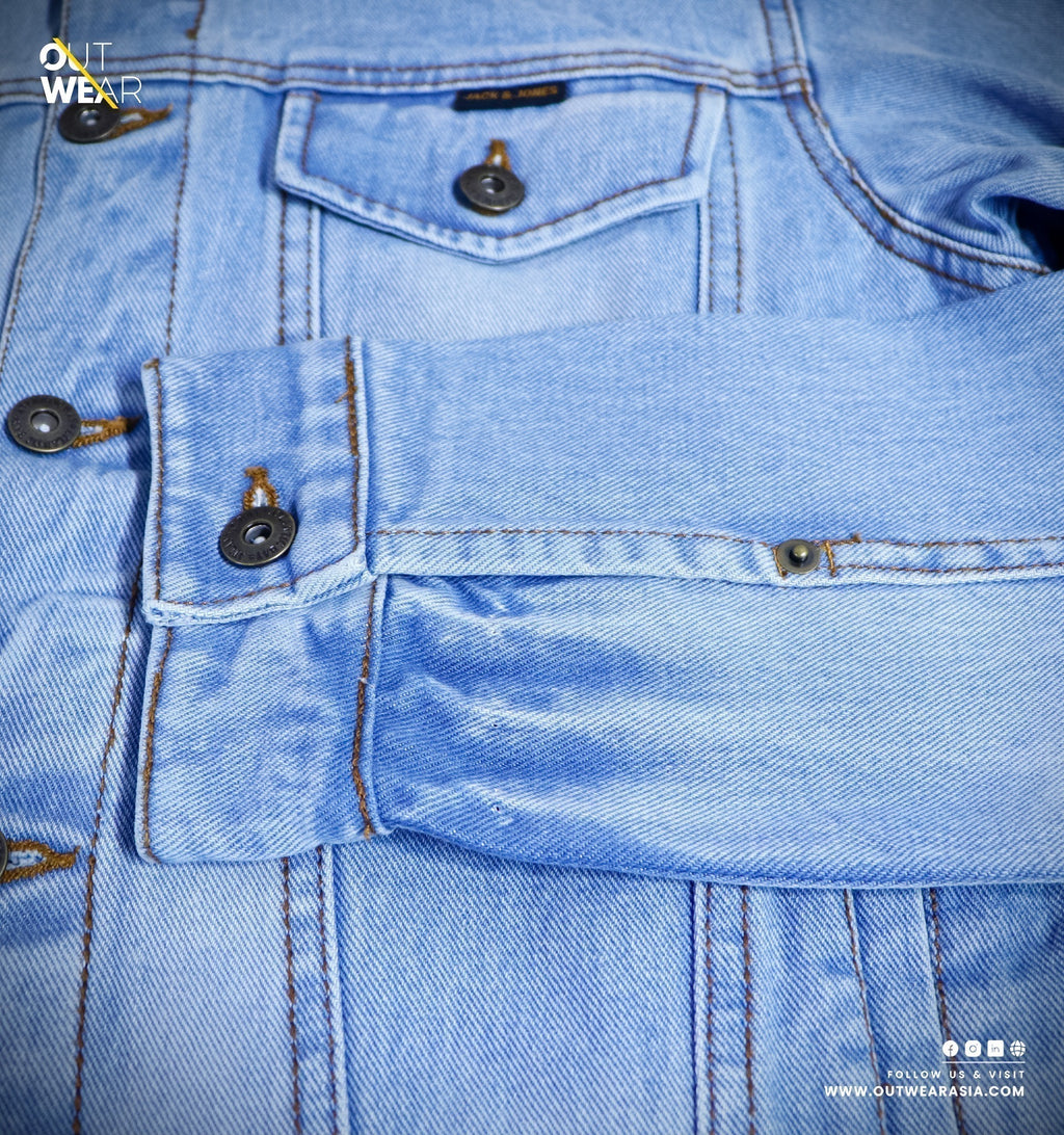 Men’s Luxurious Denim jacket – light wash