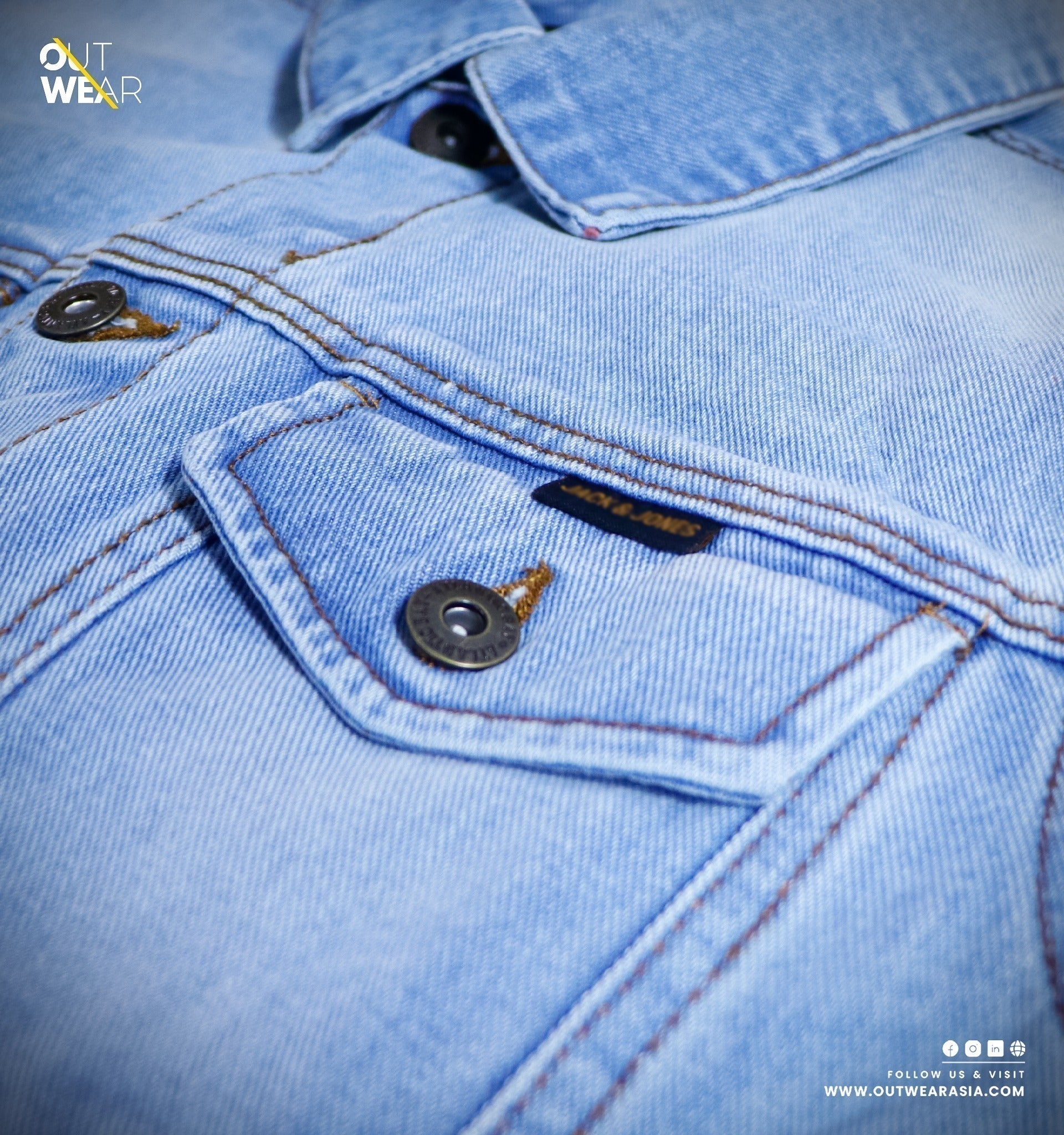Men’s Luxurious Denim jacket – light wash